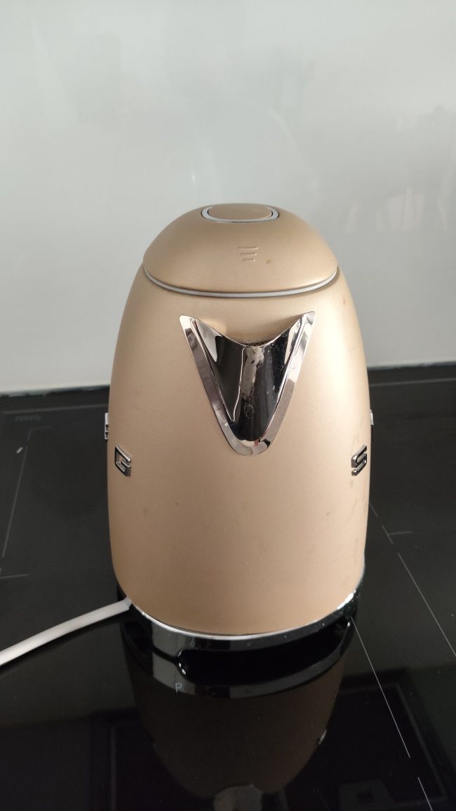 Czajnik SMEG KLF03CHMEU kolor szampański mat