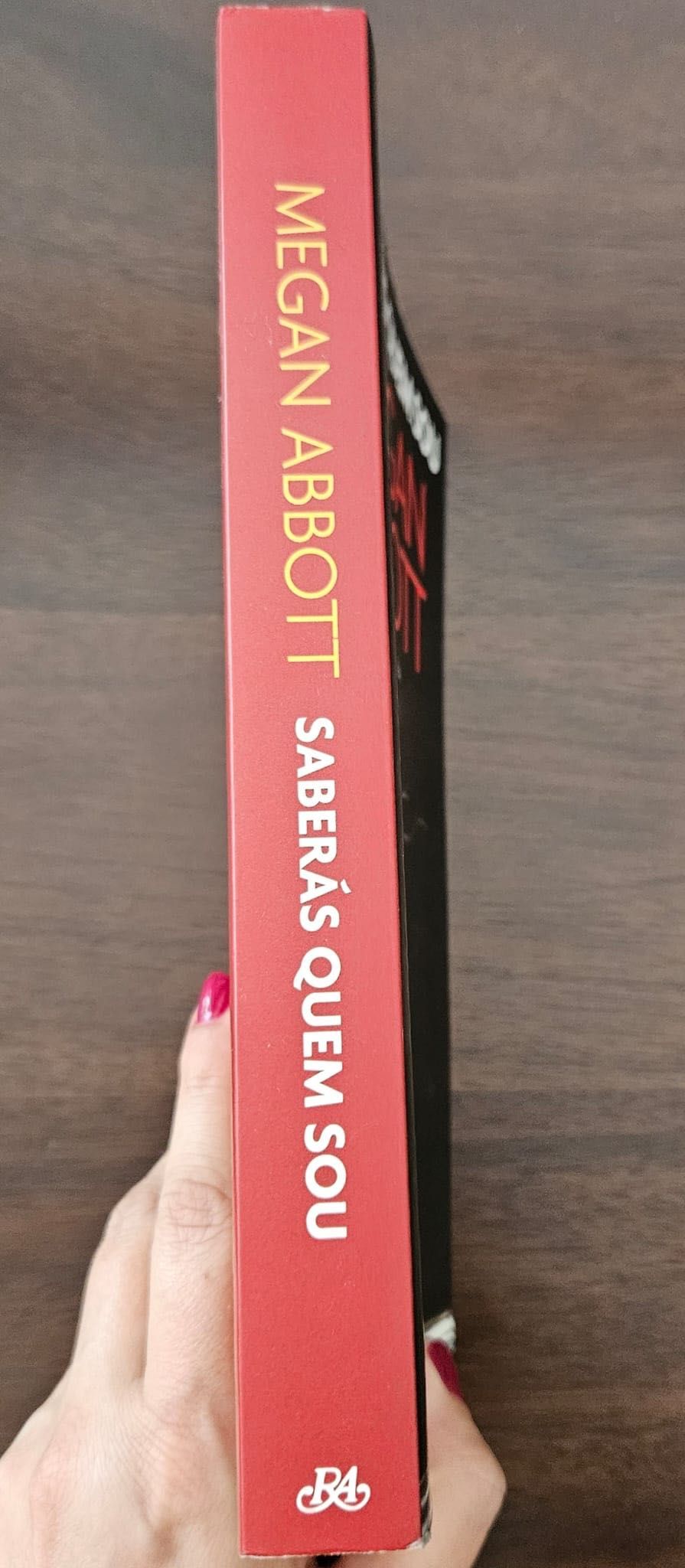 Saberás quem sou, Megan Abbott