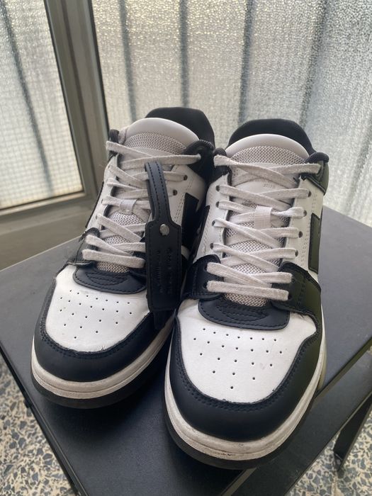 Tênis off white, preto e branco