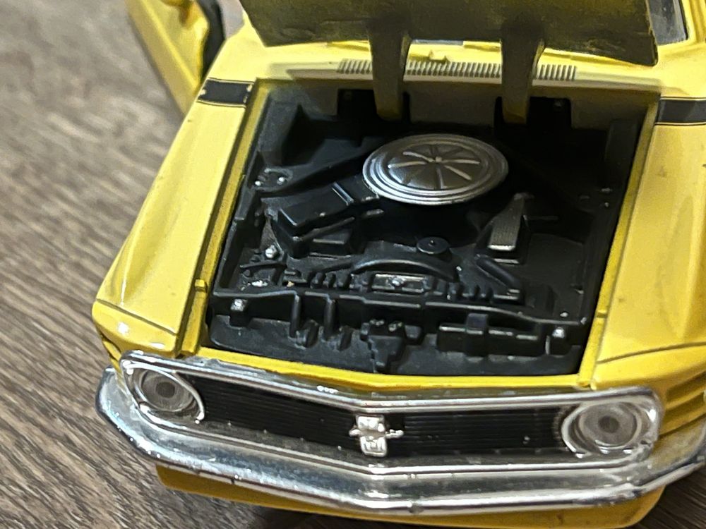 Модель авто 1970 Ford Mustang Boss 302 1:24
