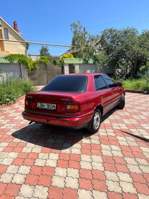 Продам машину HYUNDAI Lantra 1.6 1993