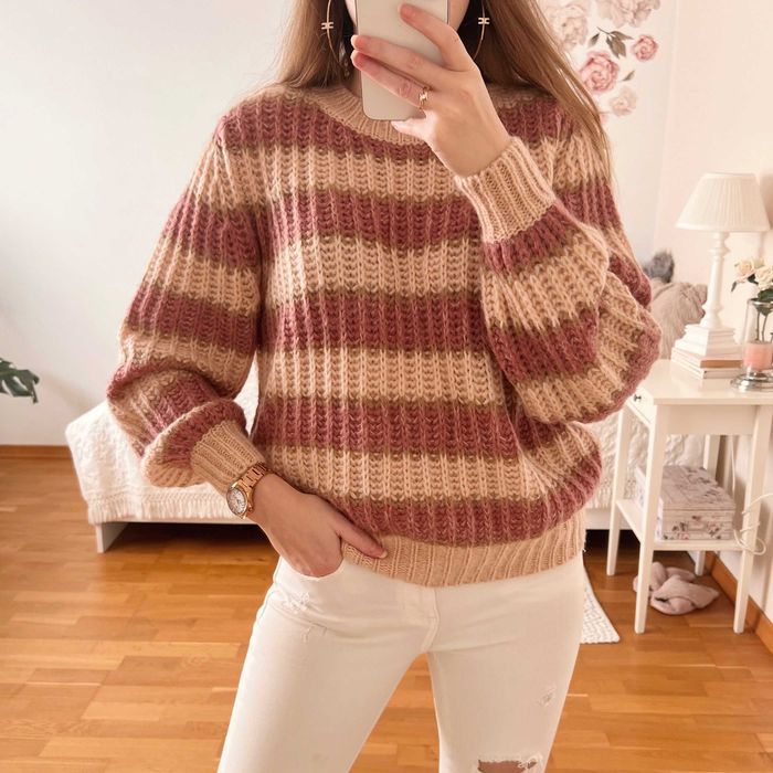Pastelowy sweter w paski SISTERS POINT S 36 basic massimo dutti ciepły
