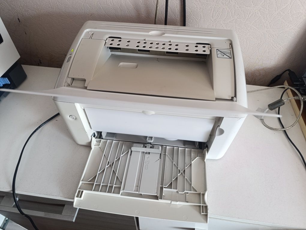 Принтер лазерний Canon LBP3010
Прин