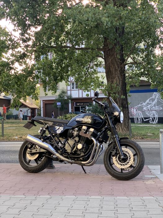 Honda CB750 seven fifty cafe racer