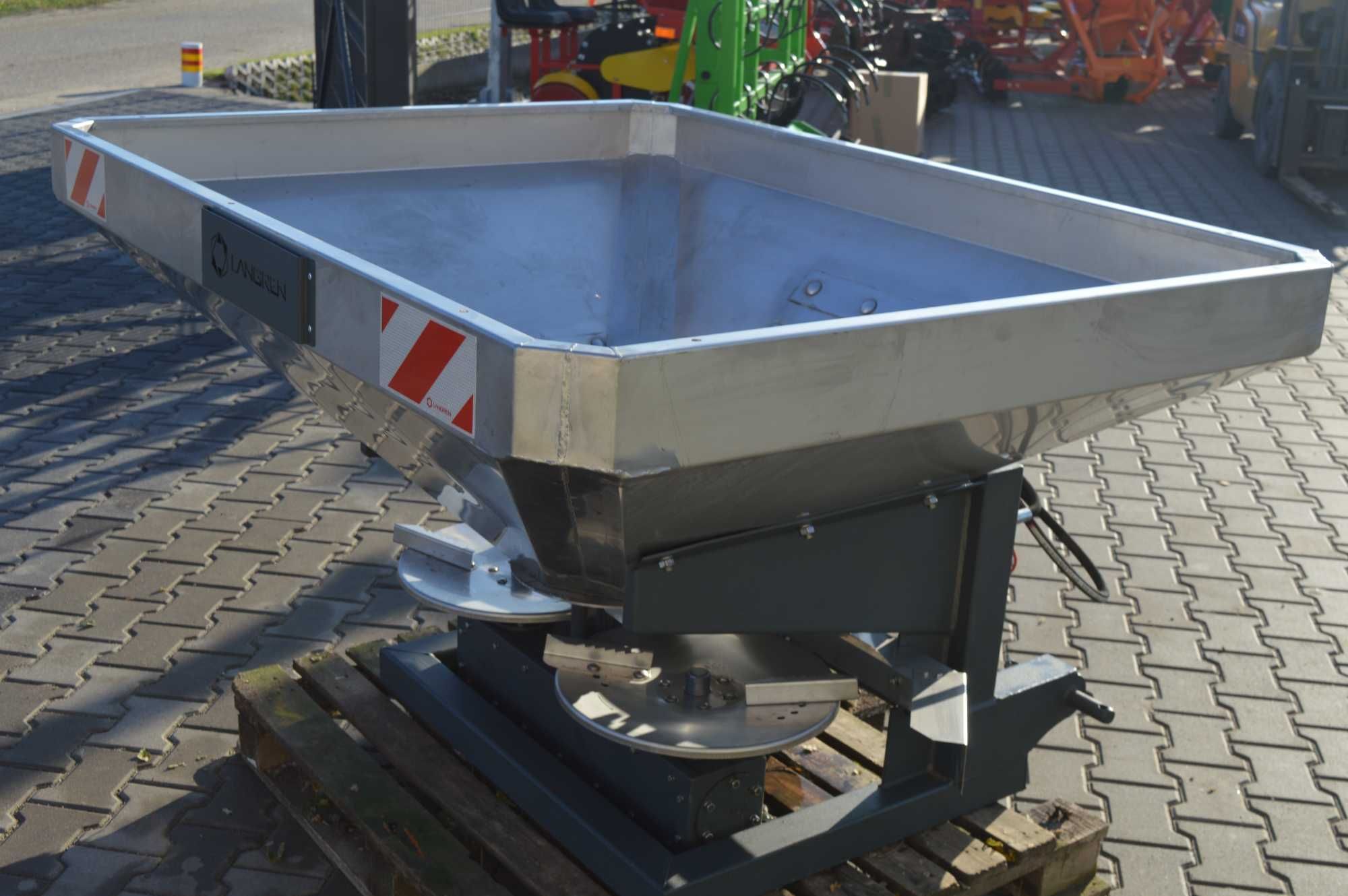 Rozsiewacz nawozu 600 kg nierdzewny LANGREN NOWY HYDRAULIKA brutto