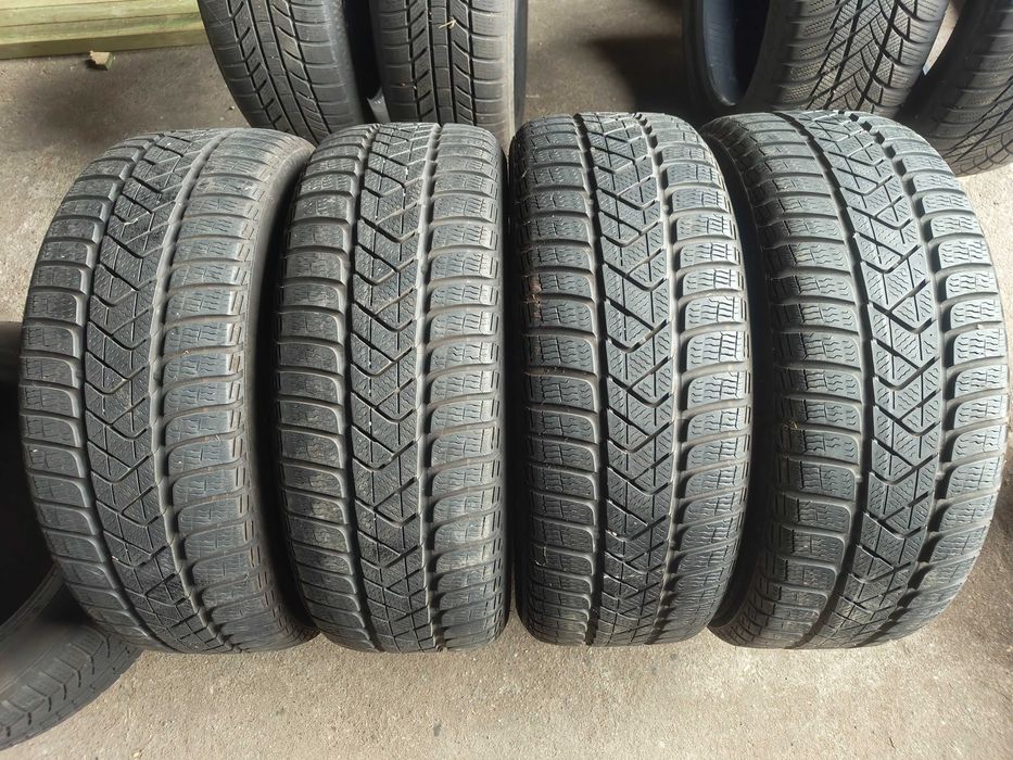 Opony zimowe uzywane 215 55 R17 Pirelli 2020 rok 4 sztuki z60