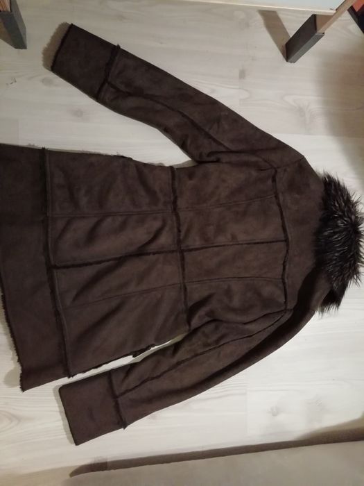 Kozuszek płaszcz z eko zamszu BERSHKA stan idealny