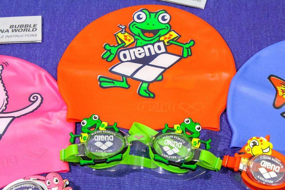 Комплект очки и шапочка для плавания детские Arena на 3-4 года