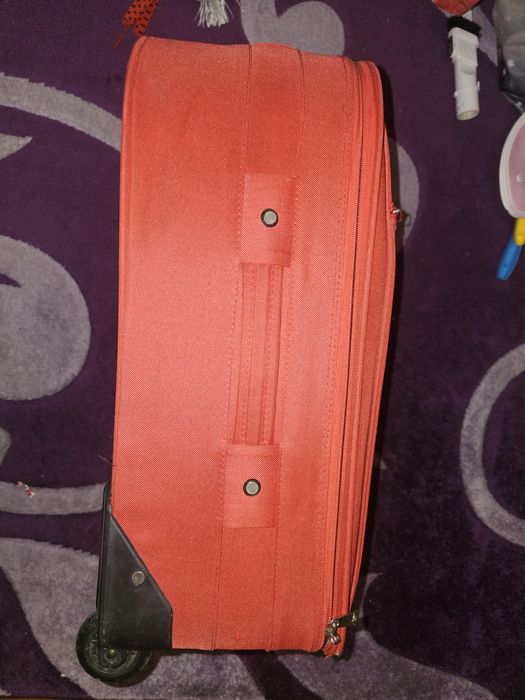 Валіза середня червона