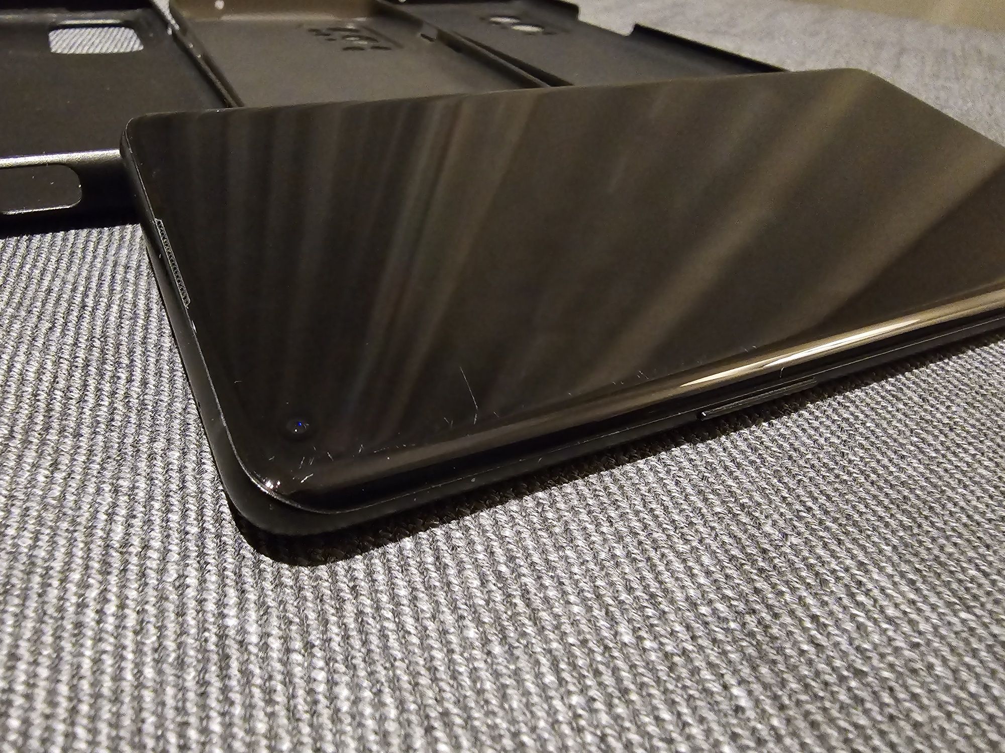 OnePlus 9 Pro 8/128 - 5g, dobry stan, bardzo wydajny, nowe oprogramow.