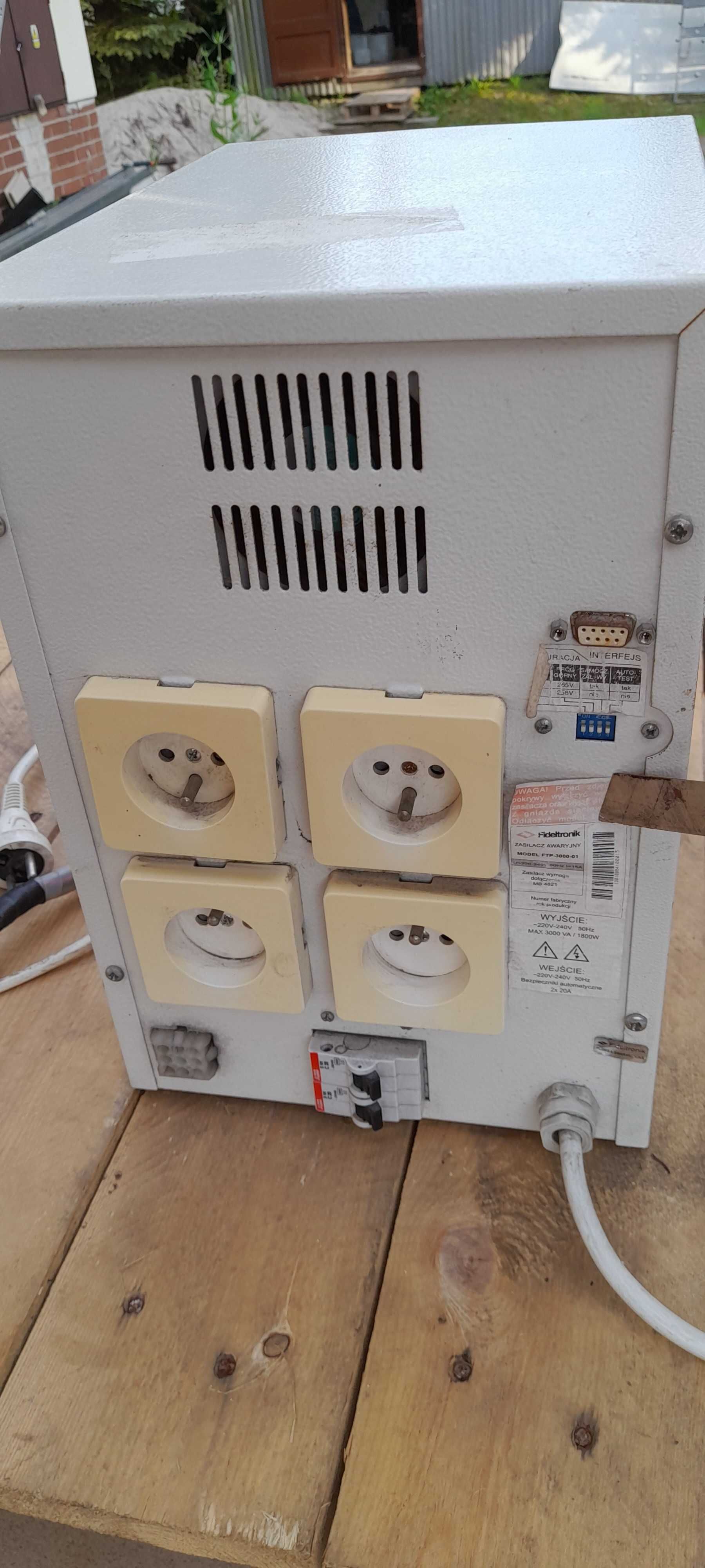UPS ARES 3000 + moduł baterii MB 4821 Fideltronik