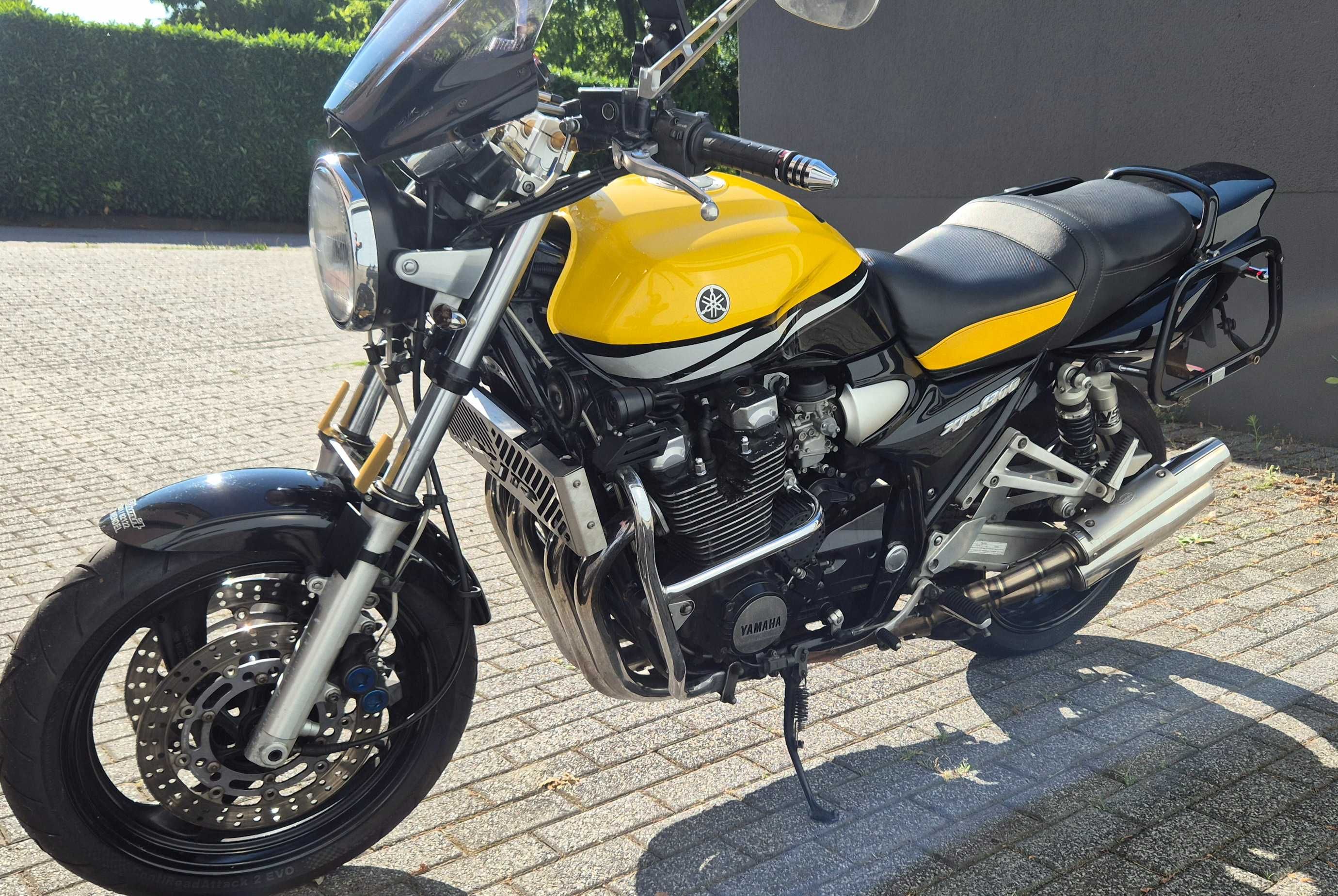 Yamaha xjr1300  02