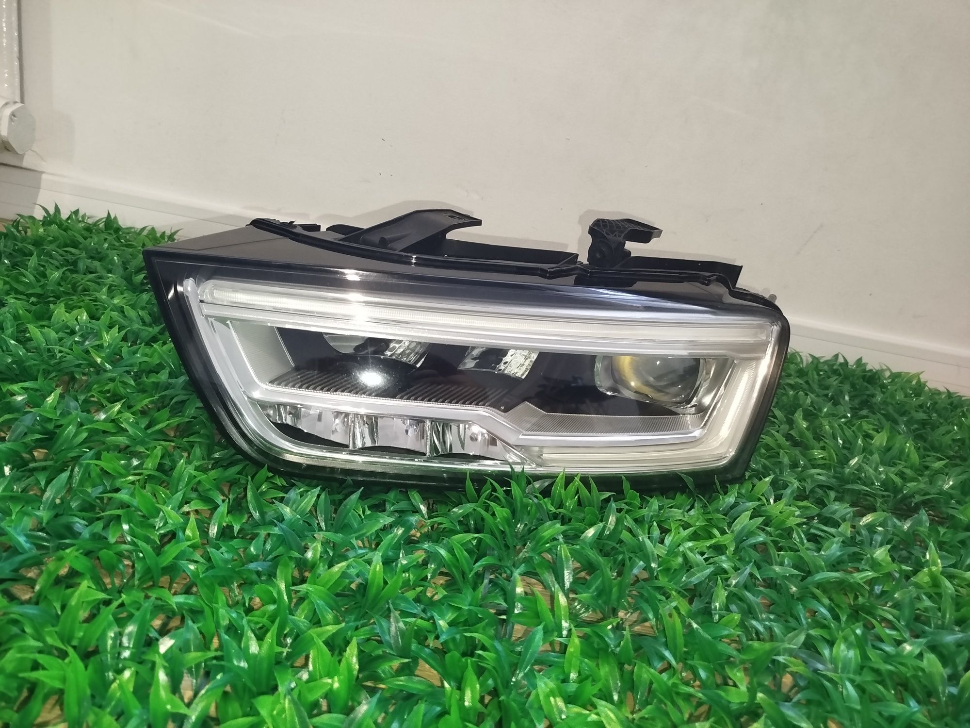 Фара audi Q3 ауді q3 ку 3 кю3 фары ауди
