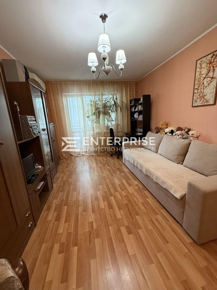 Продаж 2к квартири вул. Озерна, 14 Оболонський район