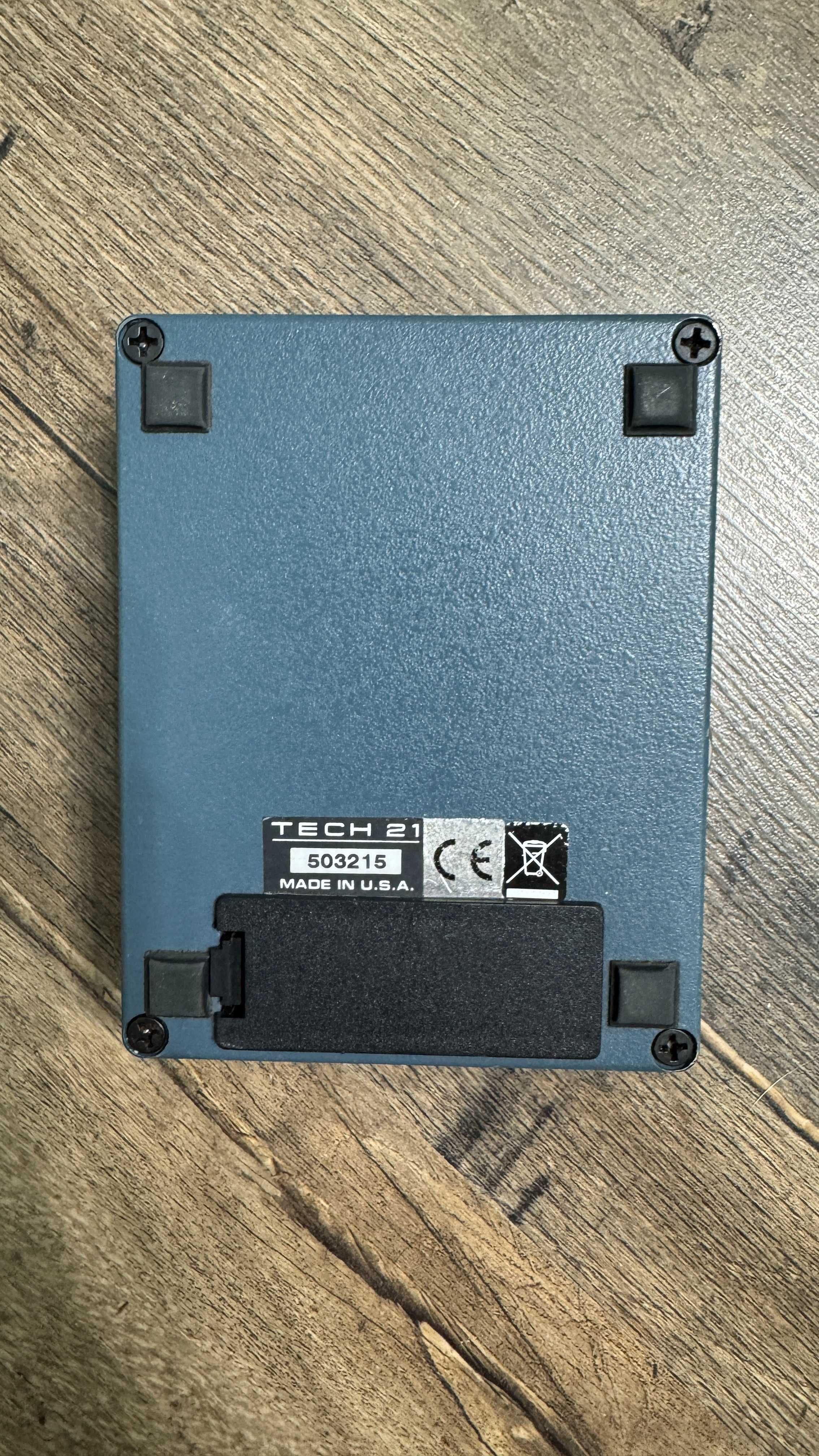 Преамп для бас гітари Tech 21 SansAmp VT Bass