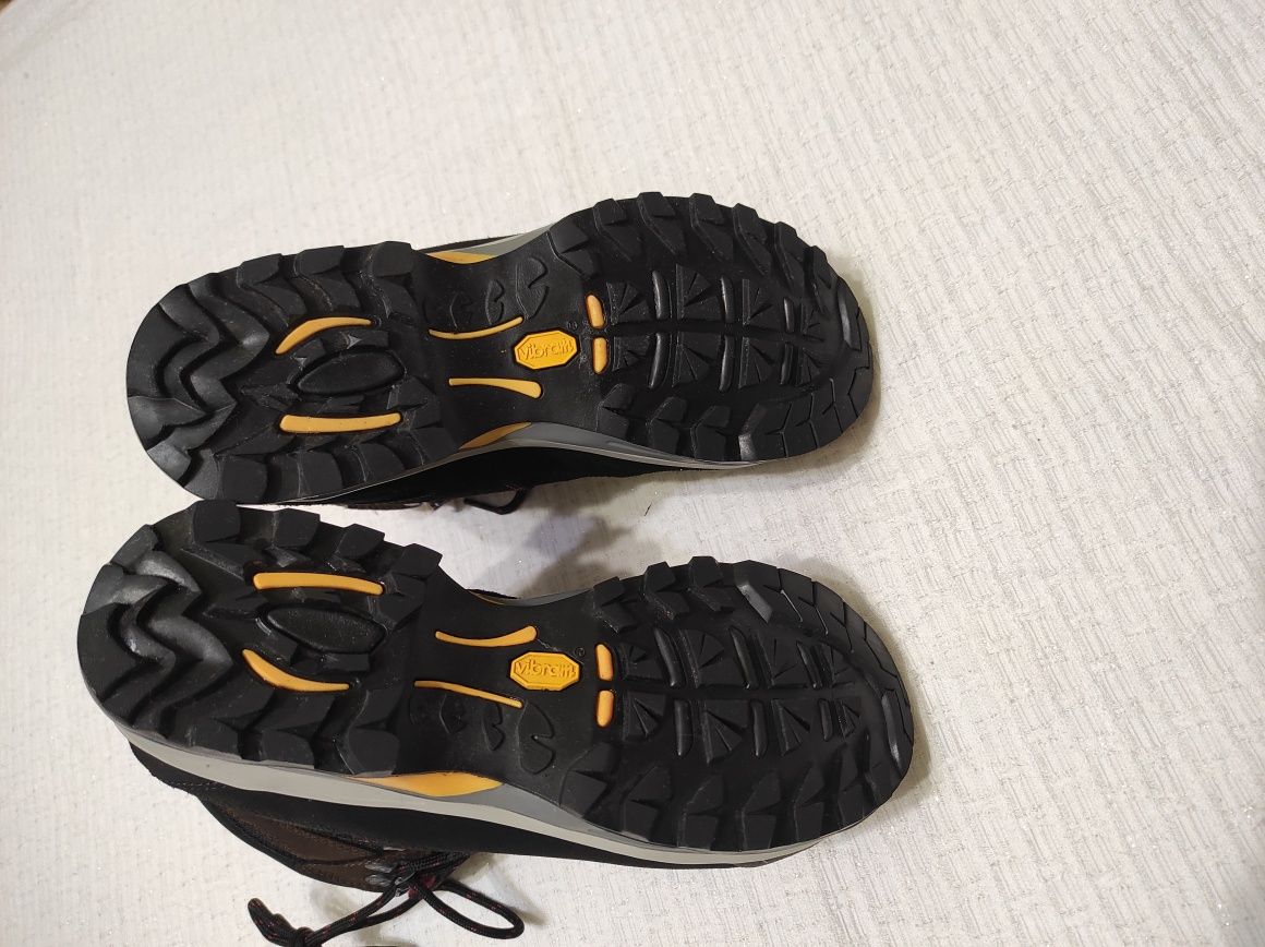 Ботинки Dachstein gore-tex 40р. 25.5см як нові