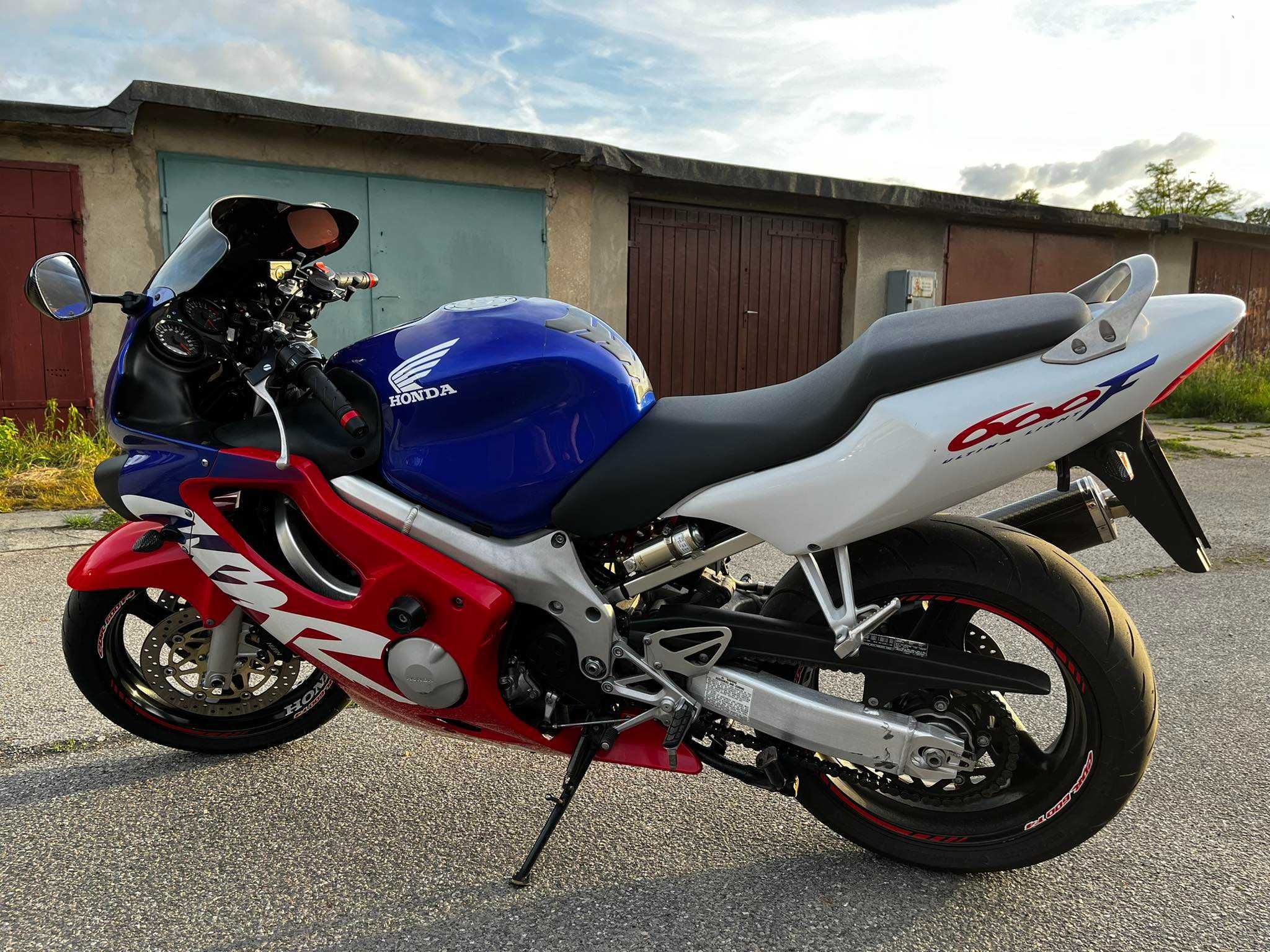 Honda CBR 600 F4 2000r immobilizer zadbana