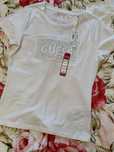 Футболка Guess. Ціна однієї 500 гривень