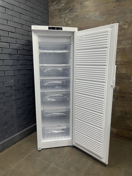 Морозильна камера Liebherr FNf 4605 Pure З доставкою до квартири