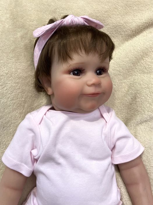 Реалістична кукла реборн дівчинка