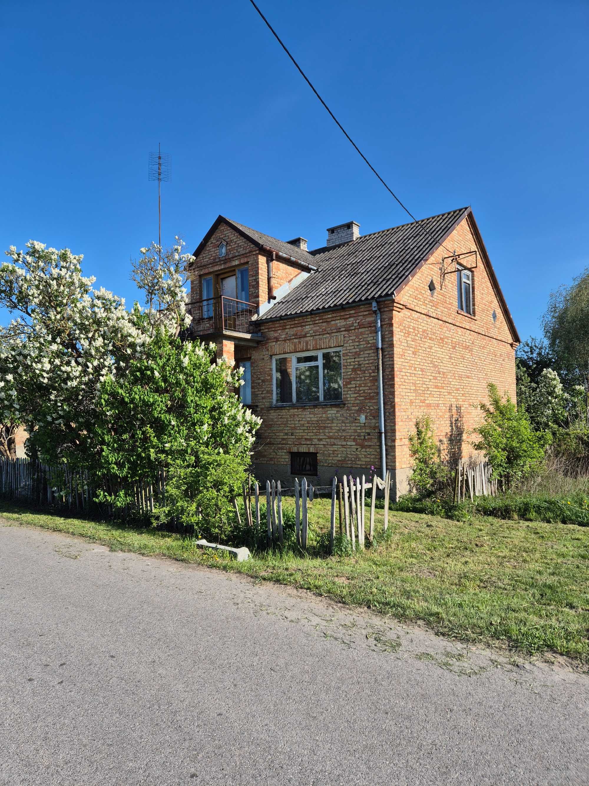 Siedlisko 3 000m2 z domem oraz zabudowaniami
