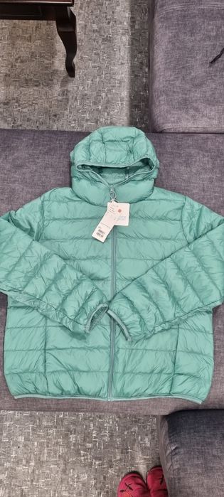 Продаю женскую курточку