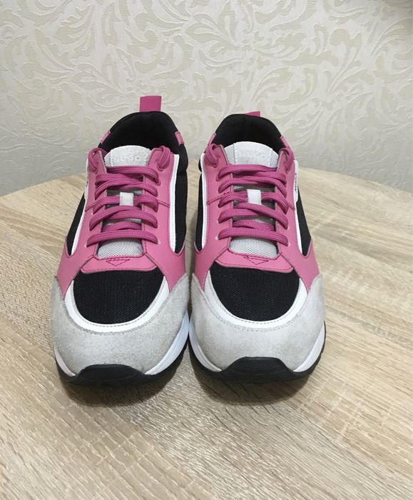 Кросівки Hugo жіночі