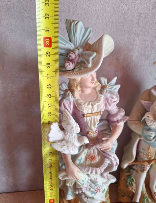 Парные статуэтки кавалер дама