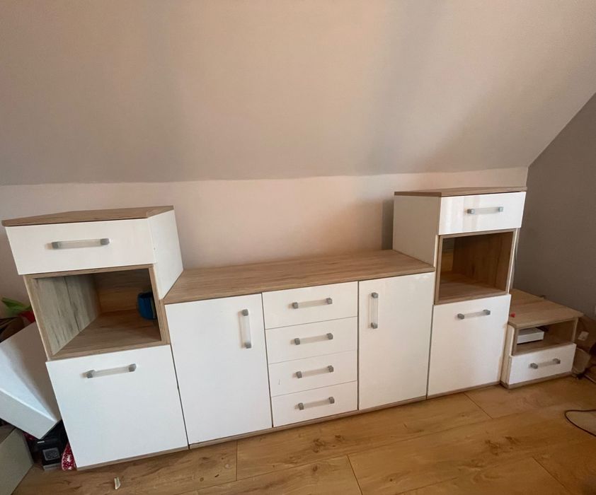 Sprzedam komplet mebli młodzieżowych firmy Wójcik