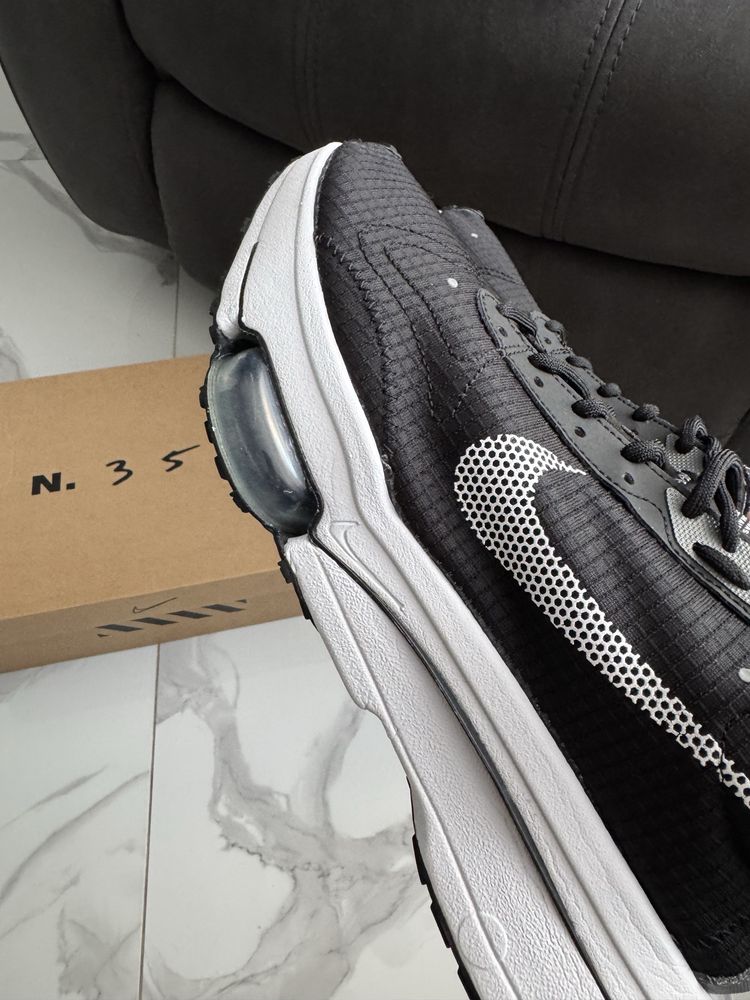 Продам кросівки Nike Air Zoom-Type Se 42