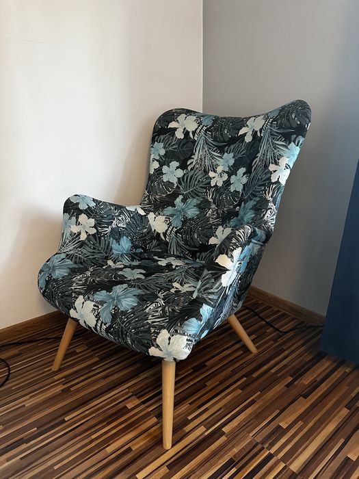 Fotel uszatek w kwiaty
