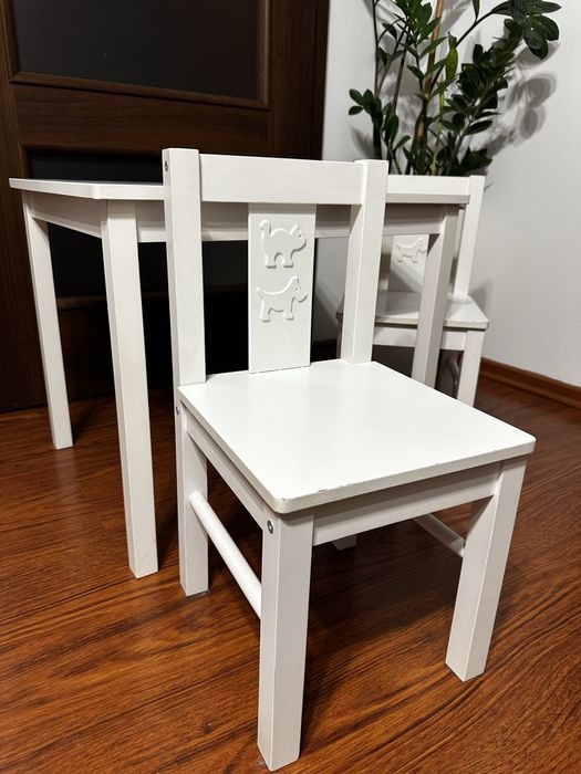 Zestaw stolik + 2 krzesełka