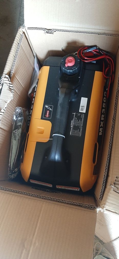 Продаю інвекторний генератор MXR3500