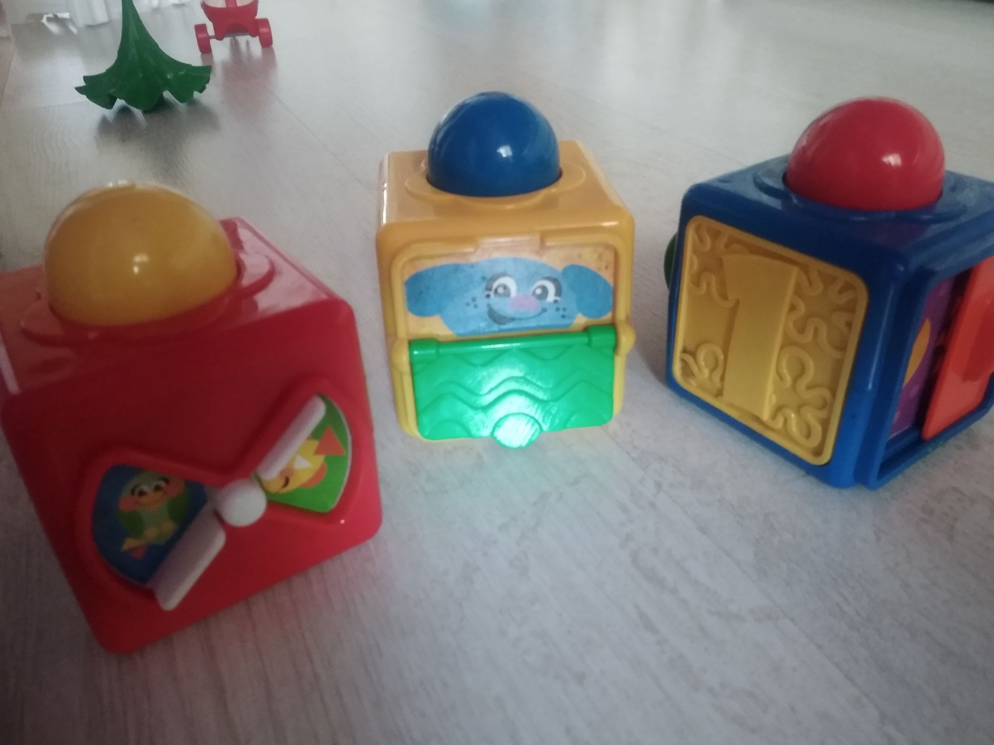 Fisher price кубики 3 шт