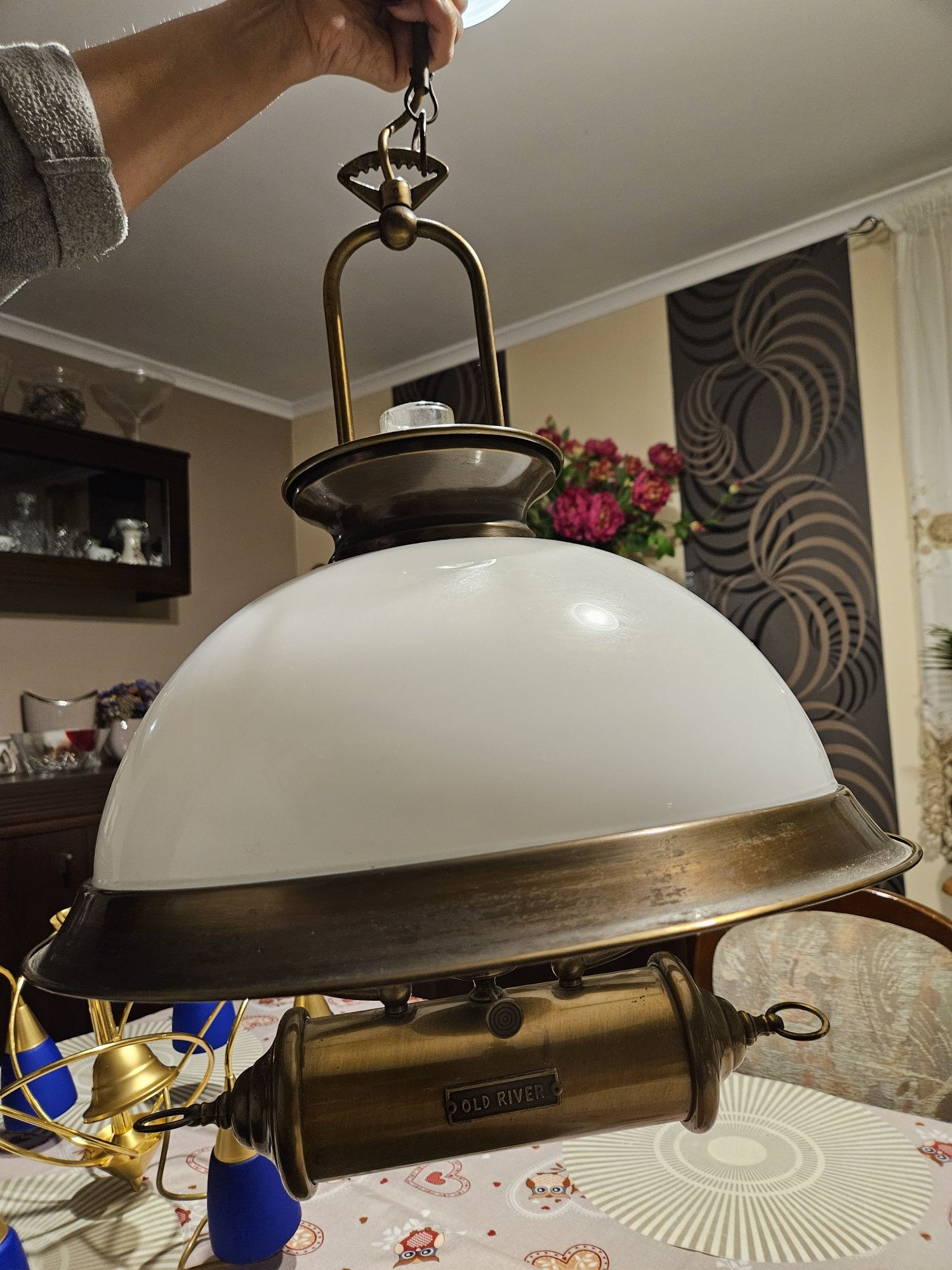 Rustykalną lampa do kuchni