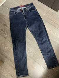 Чоловічі джинси розмір 28