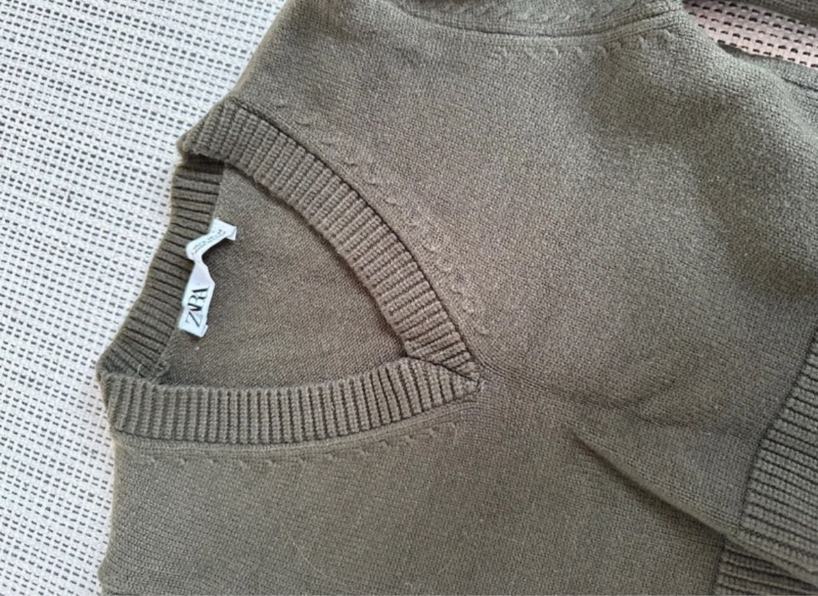 Sweter z ściągaczem na dole