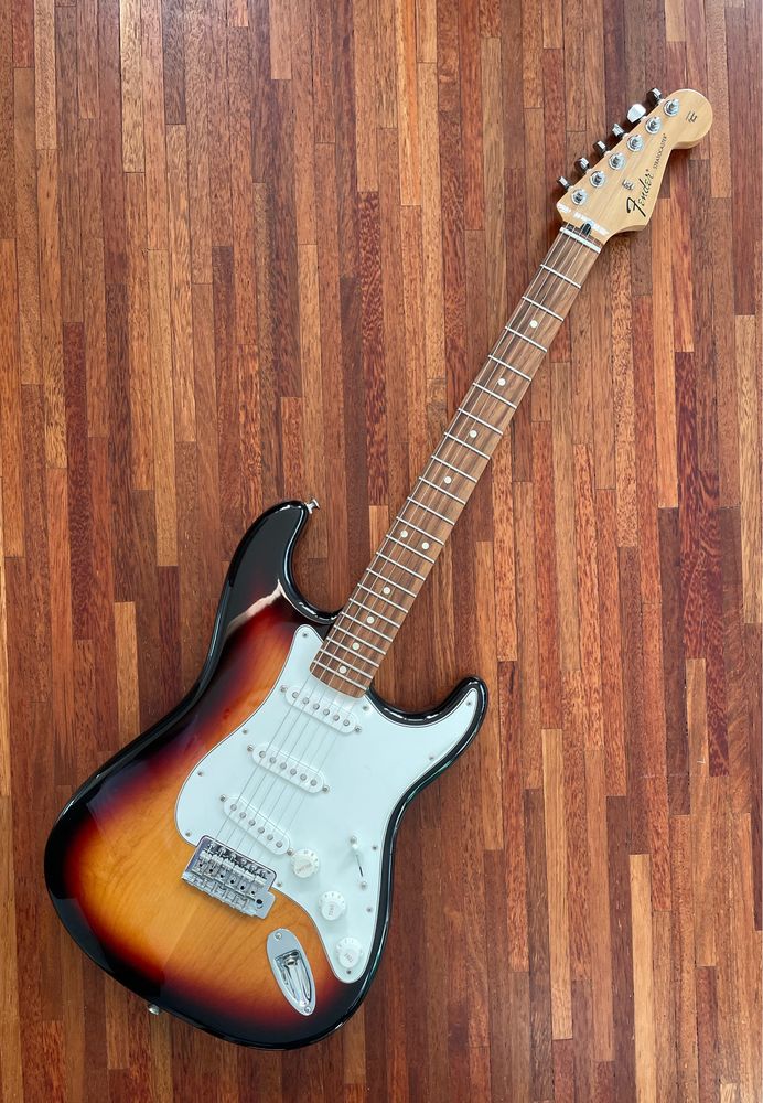 Okazja!  Fender Stratocaster, RW Sunburst