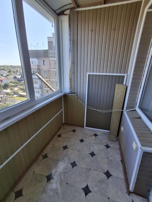 Продається, трикімнатна квартира, Кущівка.