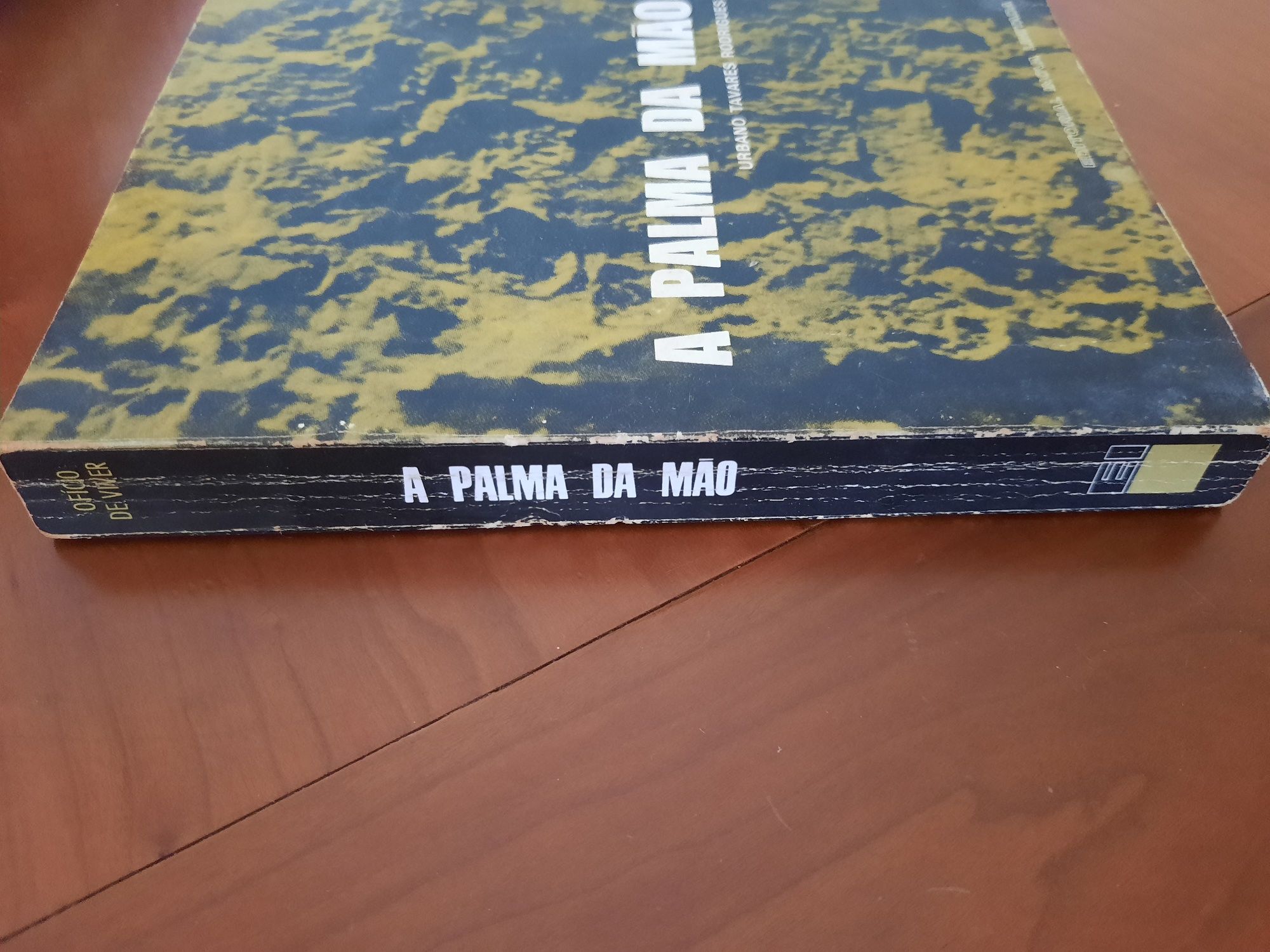 Livro A Palma da mão de Urbano Tavares Rodrigues