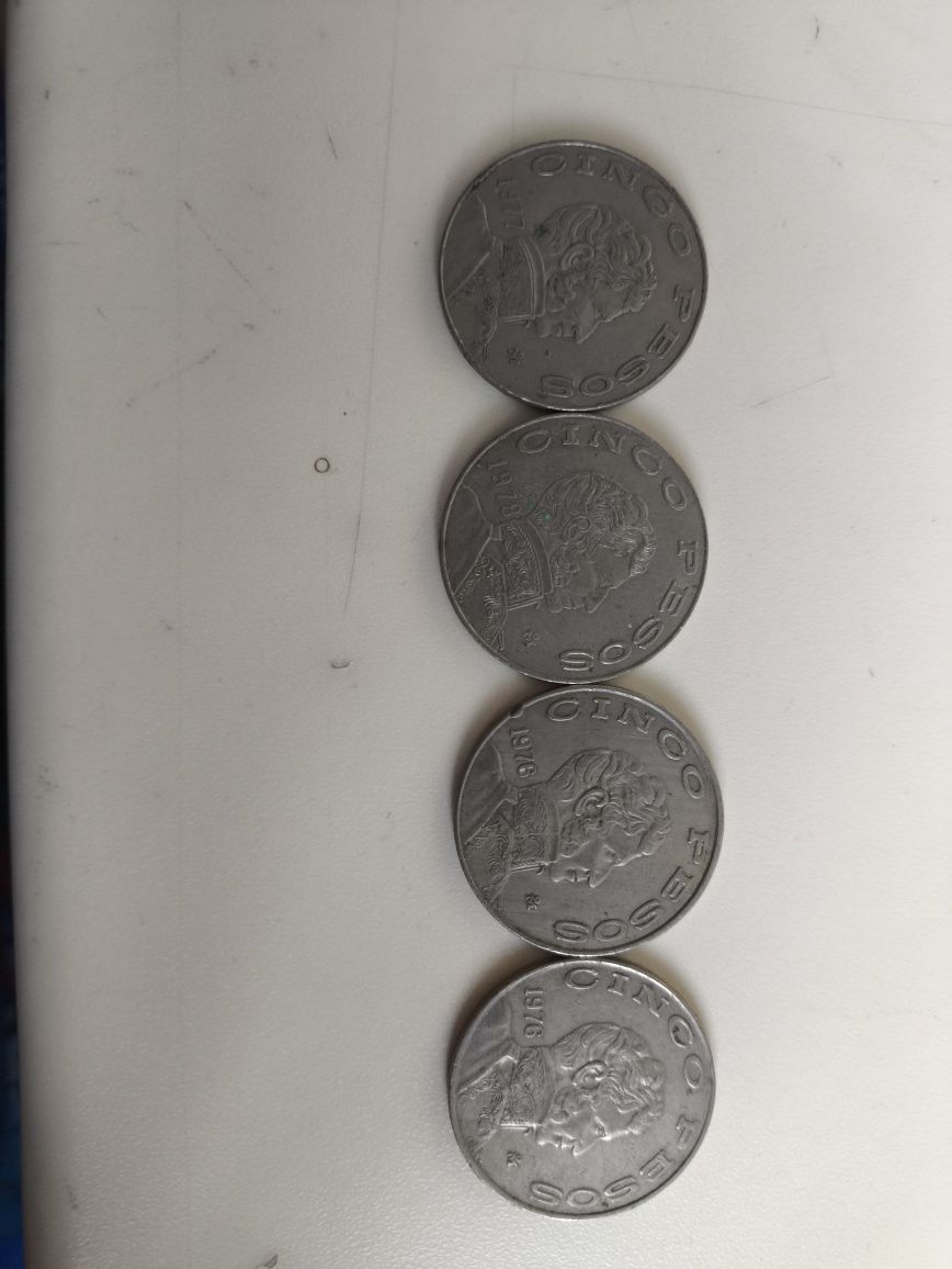4 moedas- 5 pesos argentinos