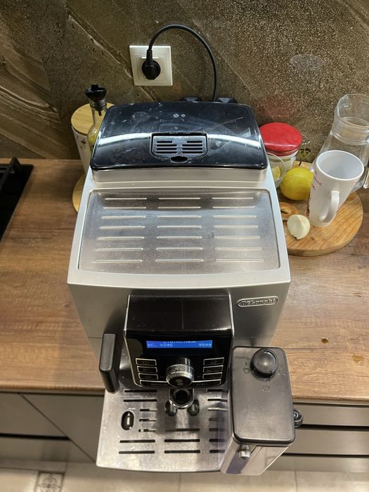 Продам кавомашину Delonghi