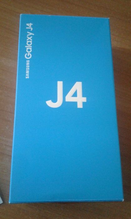 Телефон Samsung J400