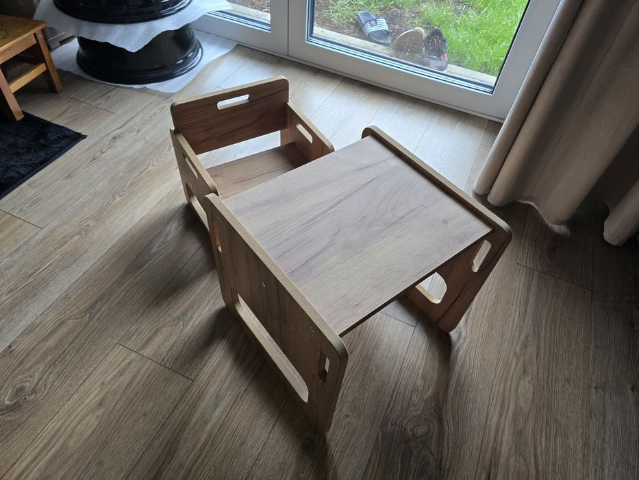 Stolik z krzesełkiem dla dziecka
