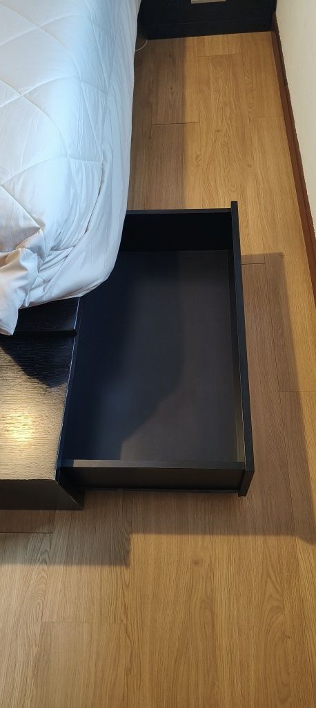 Mobilia de Quarto - Cama + 2 Mesas de Cabeceira + Cómoda