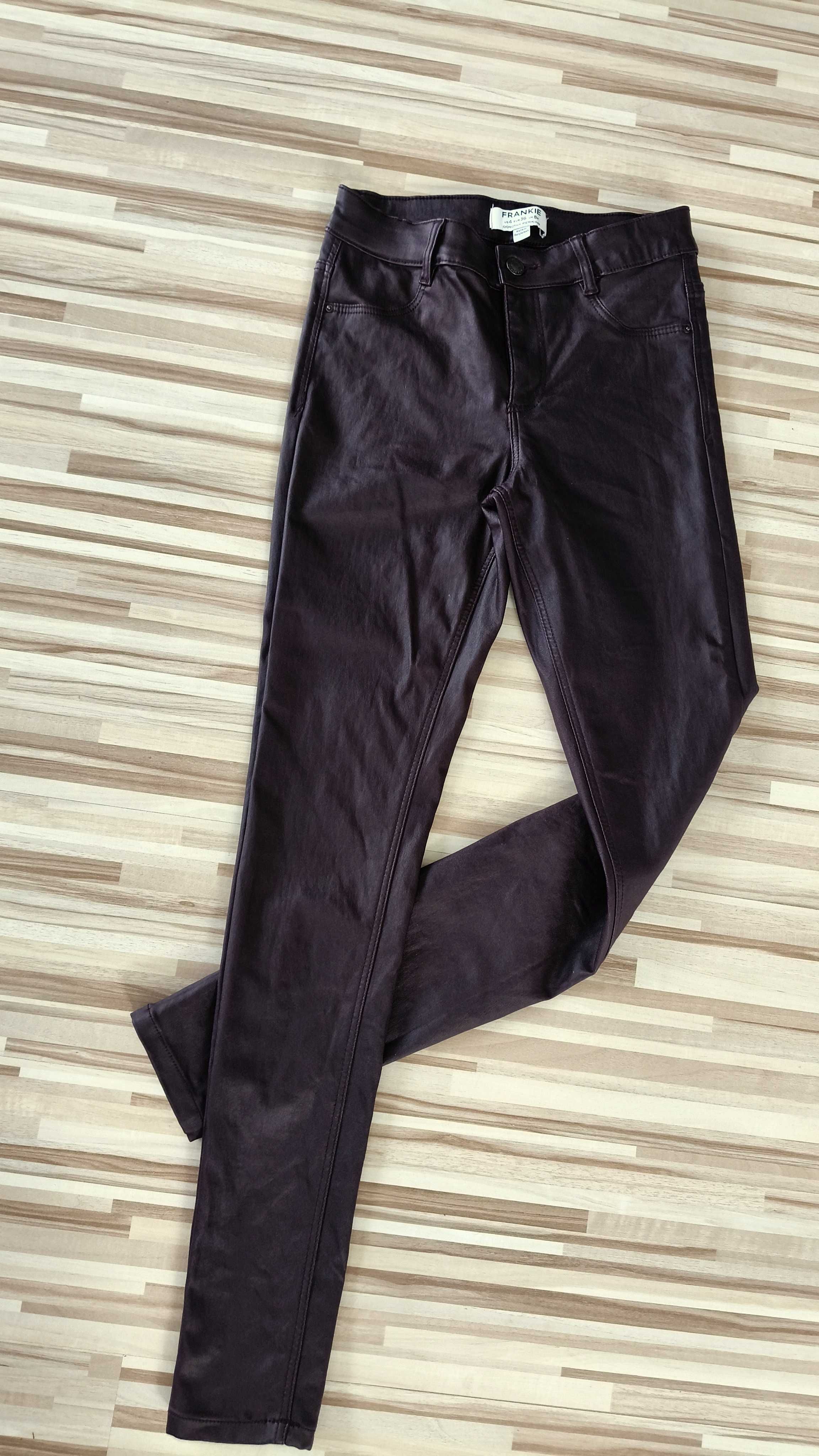 Spodnie woskowane w kolorze burgundowym, Dorothy Perkins, S