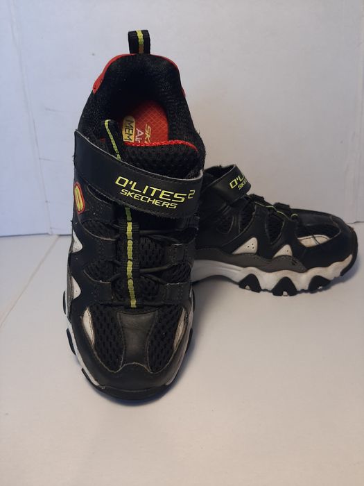 Продам кросівки Skechers на хлопчика