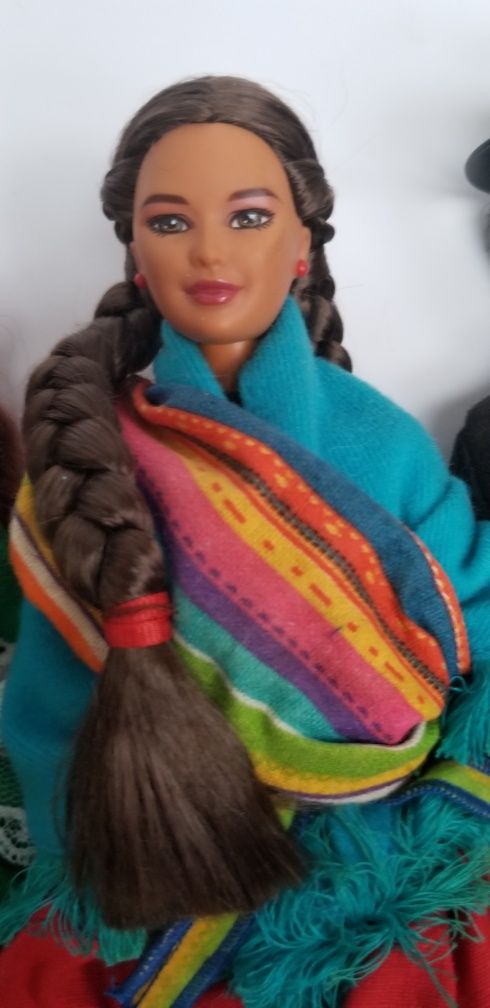 zestaw 3 lalek Barbie dotw ( Ireland, Peru, Chile )