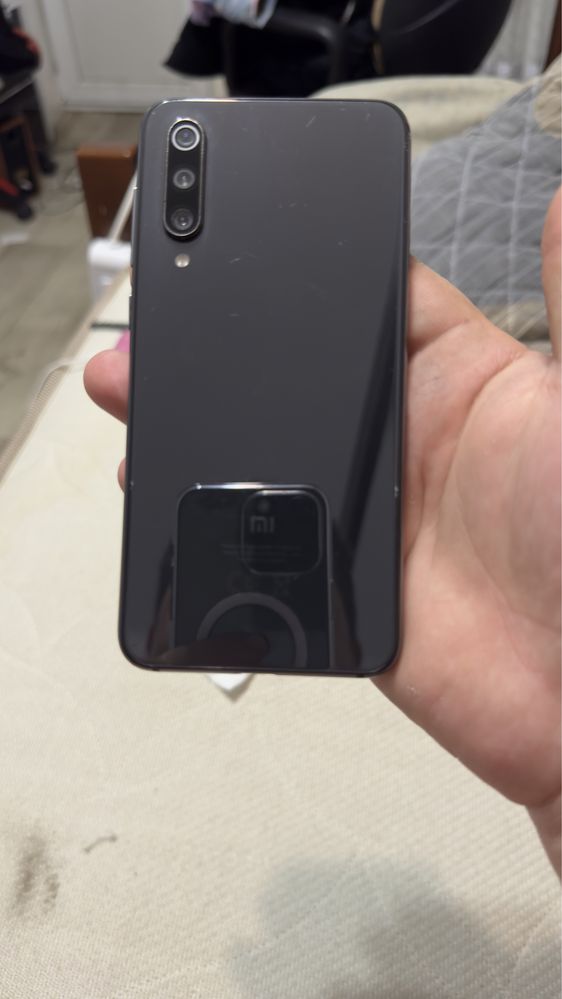 Xiaomi Mi 9SE 6/128 Гб NFC