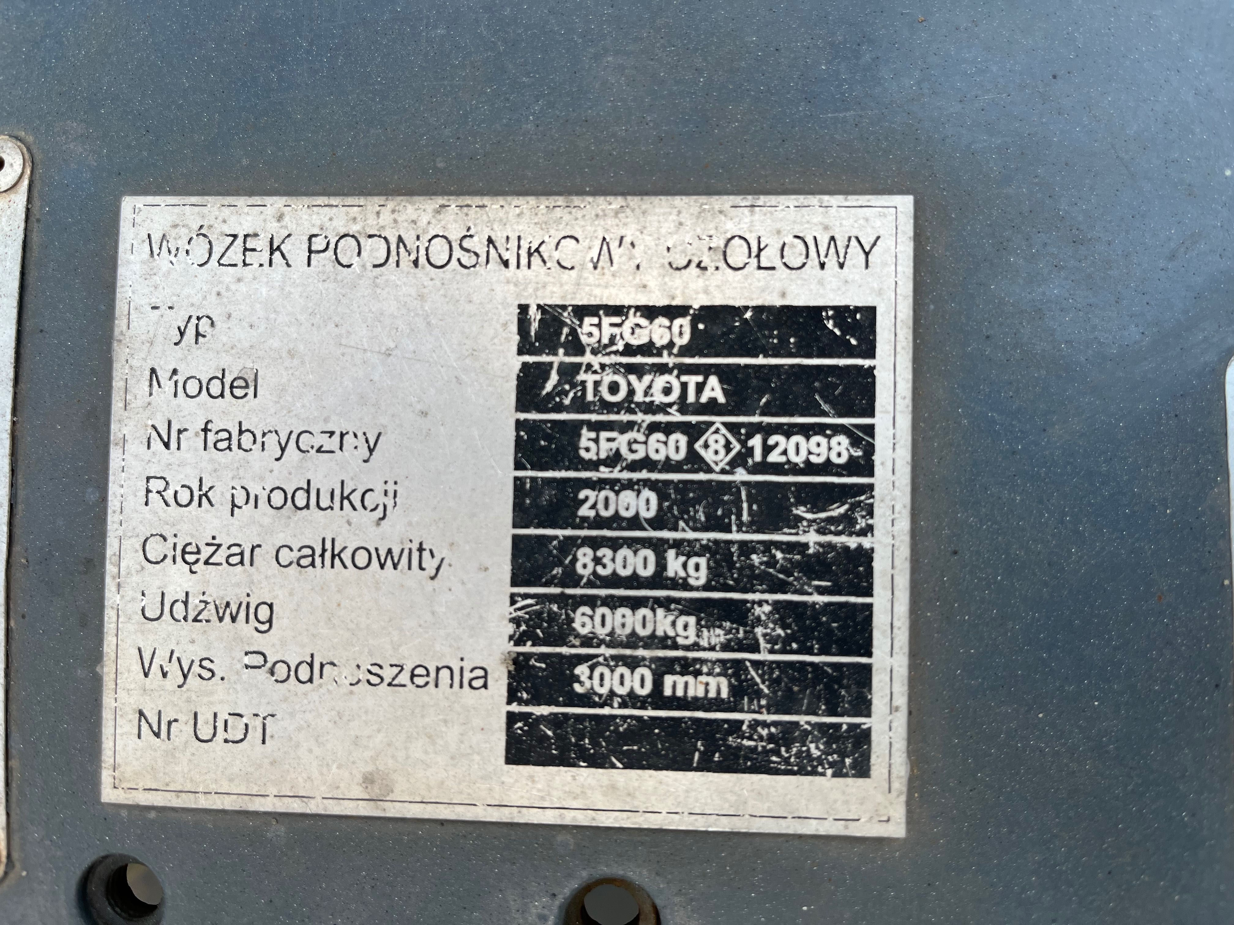 Wózek widłowy toyota